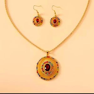 Sparkle with Style: Sun Ray Pendant Necklace & Hook Dangle Earrings